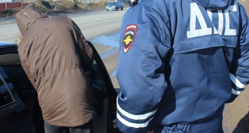 Водителей с многолетним стажем заставят пересдавать права в конце апреля: указаны условия Водителей с многолетним стажем заставят пересдавать права в конце апреля: указаны условия