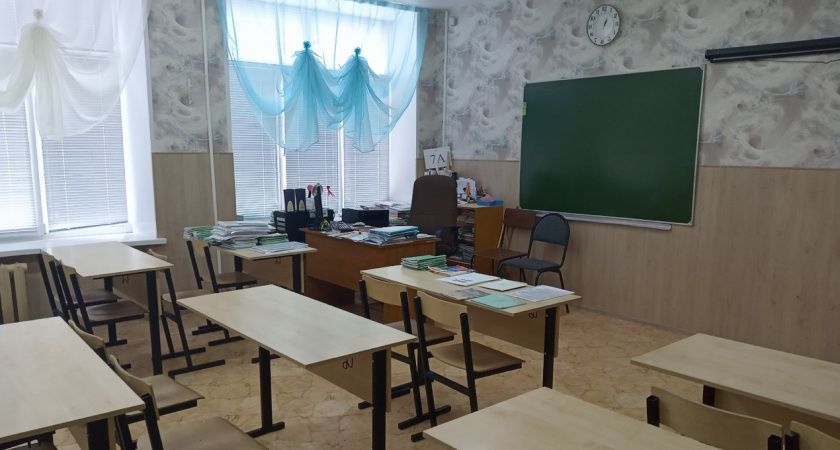 Школьники в восторге, а родители в ужасе: летние каникулы 2025 переносят из-за ситуации в стране