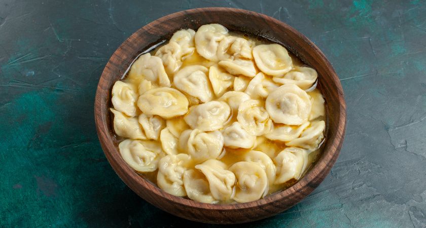 Пельмени будут вкуснее всех блюд на свете: вот что нужно добавить в кастрюлю — не лук и не перец