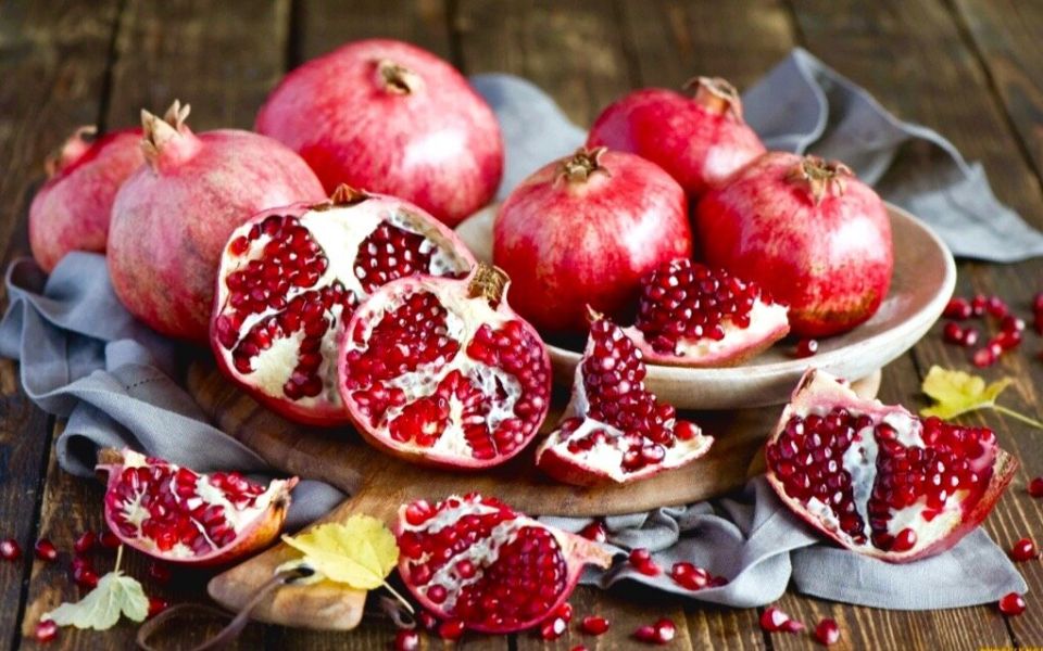 Гранатовые десерты: чизкейк, пирожные и пирог