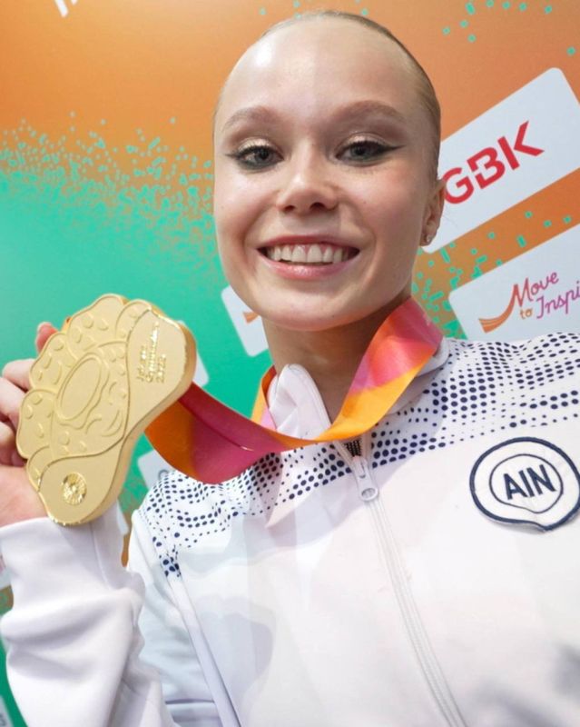 Комитет Государственной Думы по физической культуре и спорту поздравляет выдающуюся российскую гимнастку Ангелину Мельникову с заслуженной золотой медалью на чемпионате мира в Индонезии!