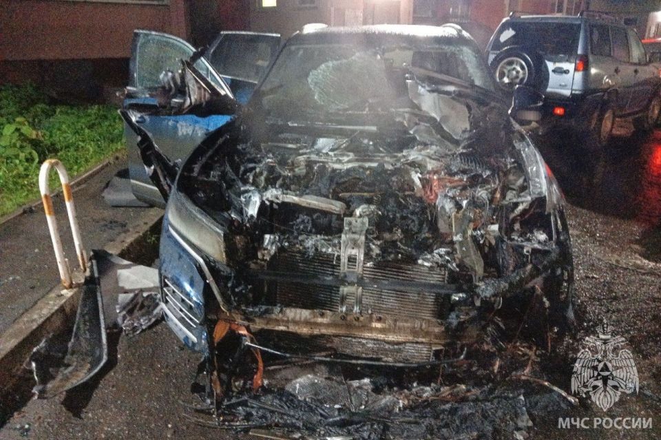 В Московском микрорайоне Иванова подожгли машину