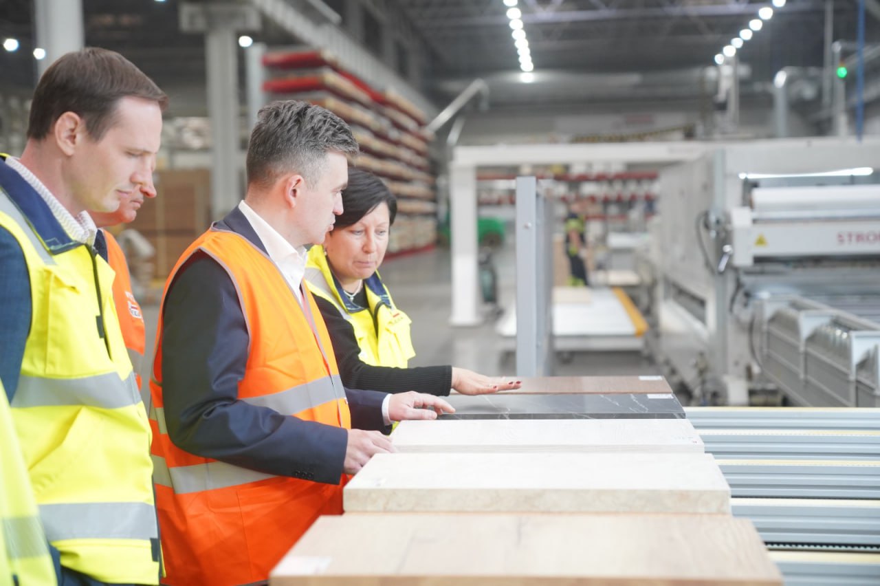 Деревообрабатывающее предприятие в Шуе развивает производственную площадку и участвует в реализации социальных проектов Деревообрабатывающее предприятие в Шуе развивает производственную площадку и участвует в реализации социальных проектов