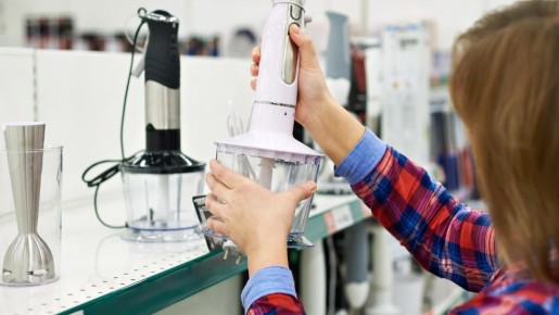 Понадобится яичная скорлупа: невероятно простой способ наточить ножи для блендера