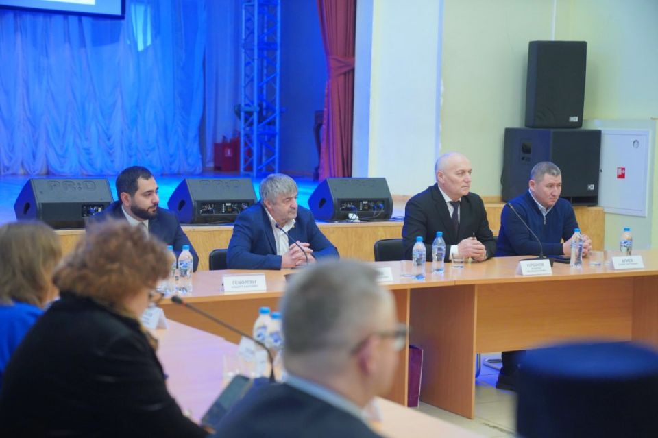 В День народного единства Станислав Воскресенский встретился с представителями национально-культурных объединений В День народного единства Станислав Воскресенский встретился с представителями национально-культурных объединений