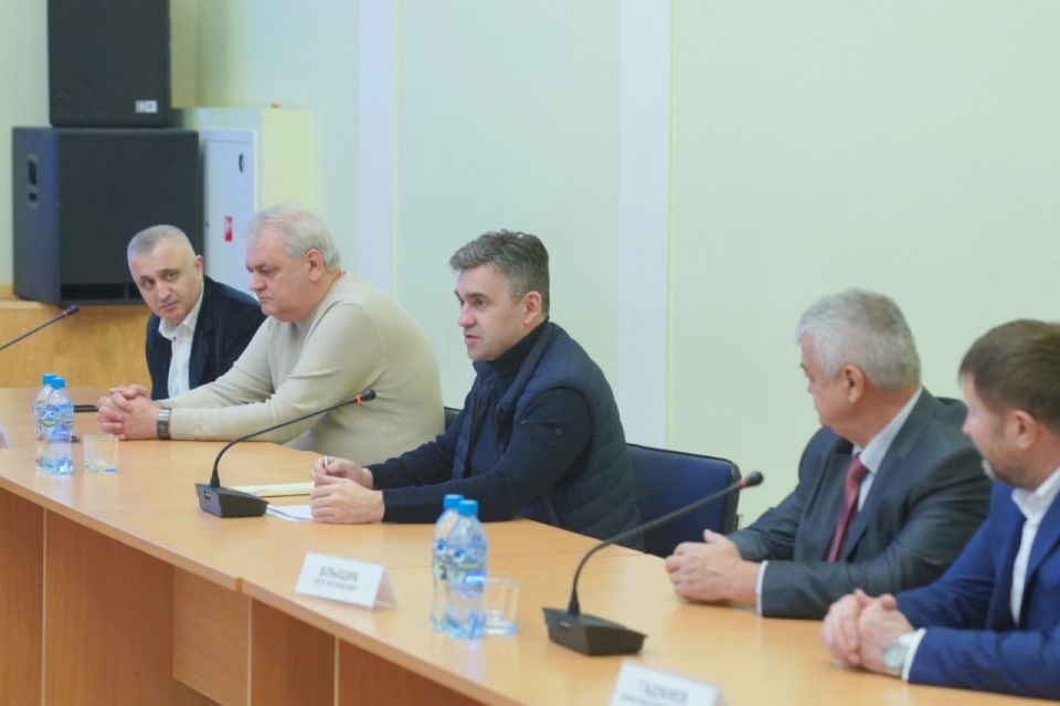 В День народного единства Станислав Воскресенский встретился с представителями национально-культурных объединений