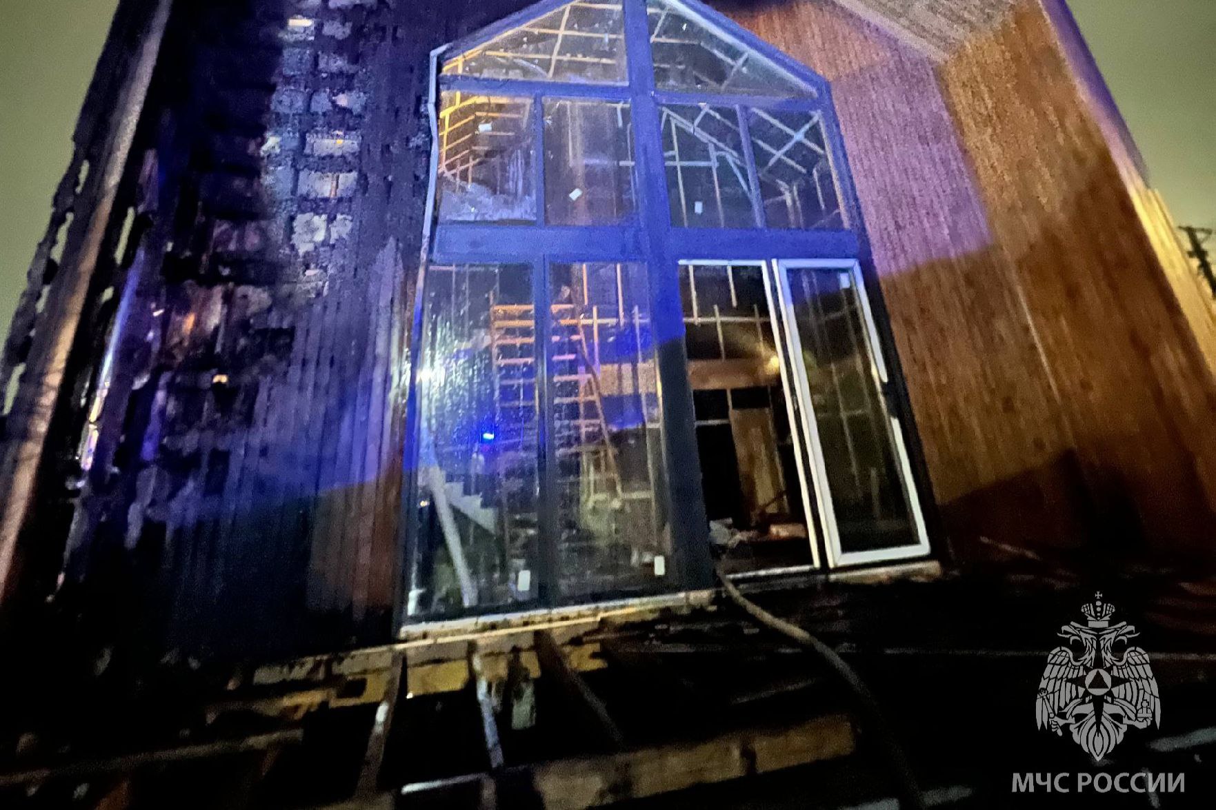 За минувшие сутки пожарно- спасательные подразделения: За минувшие сутки пожарно- спасательные подразделения: