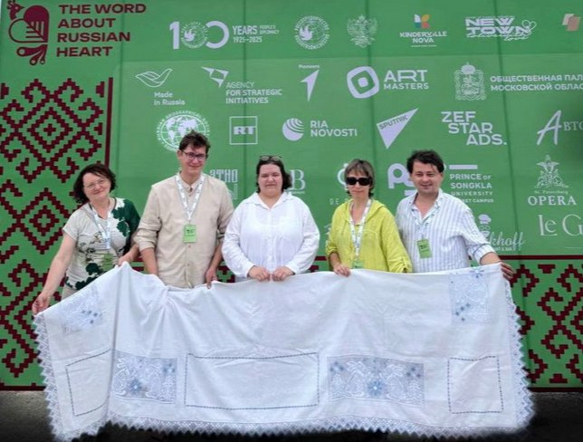 Мастера из Холуя Ивановской области презентовали свое творчество в Тайланде