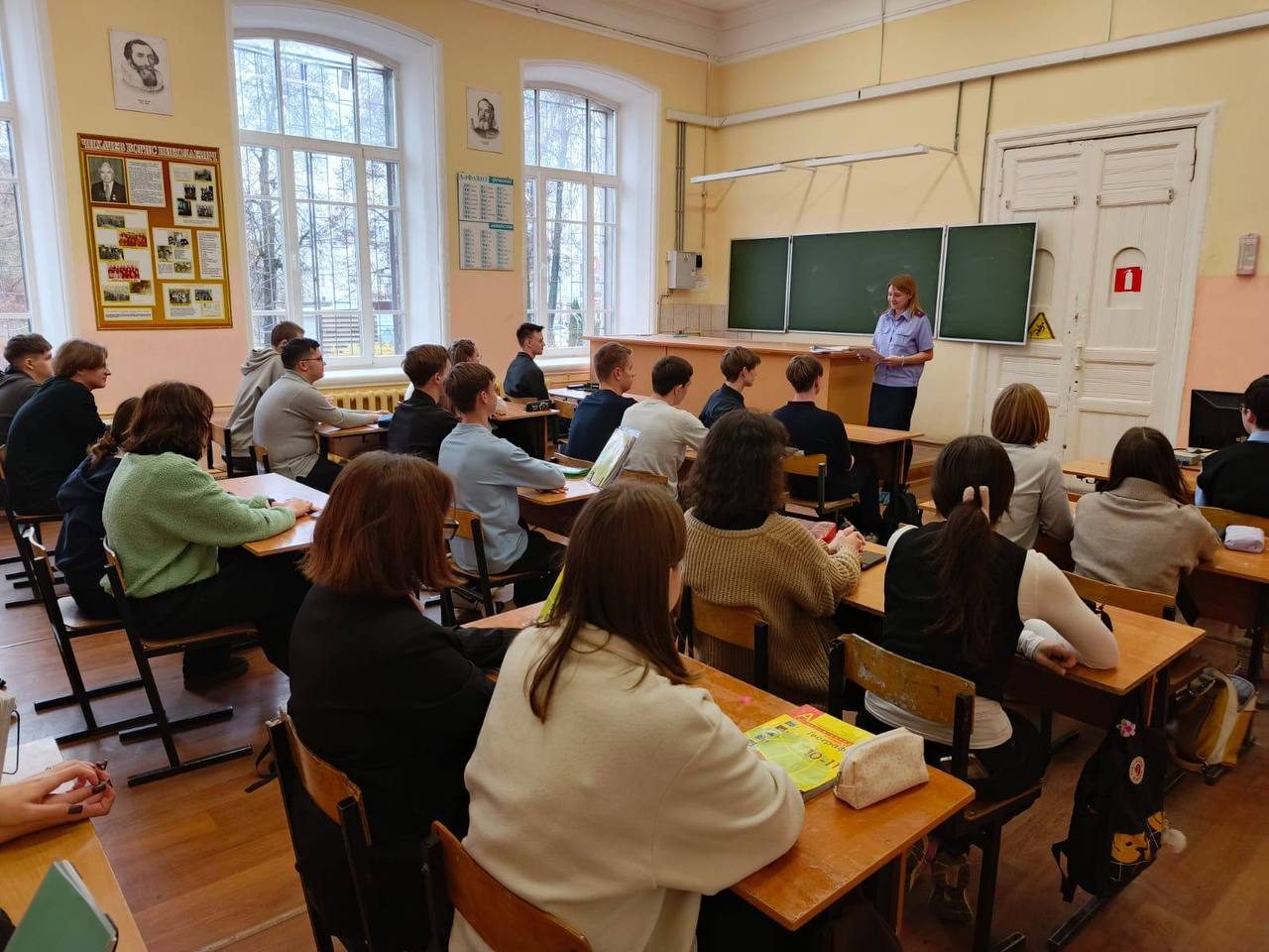 В Кинешме следователь провел занятие по правовому просвещению для учащихся лицея им. Д.А. Фурманова