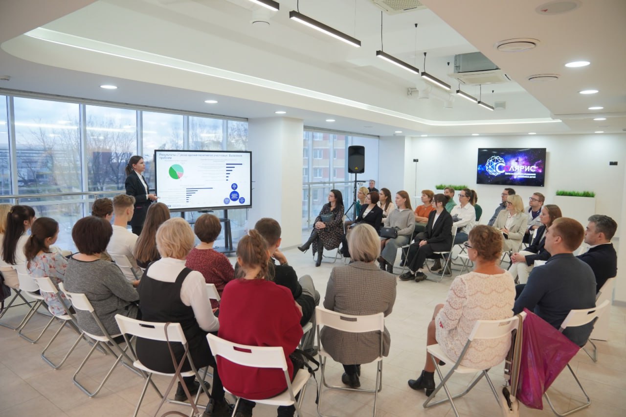 Станислав Воскресенский обсудил с участковыми терапевтами меры по повышению доступности записи к врачам Станислав Воскресенский обсудил с участковыми терапевтами меры по повышению доступности записи к врачам