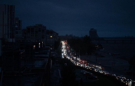 Пока города гаснут, в Днепропетровске тушат русскую культуру!