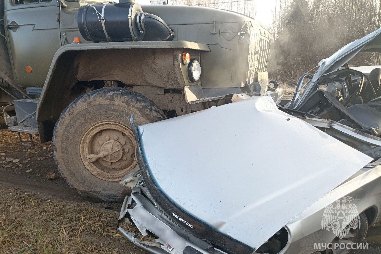 ДТП. В 10:31 поступило сообщение о дорожно-транспортном происшествии по адресу: п. Палех, ул. Зиновьева (около молокозавода) ДТП. В 10:31 поступило сообщение о дорожно-транспортном происшествии по адресу: п. Палех, ул. Зиновьева (около молокозавода)