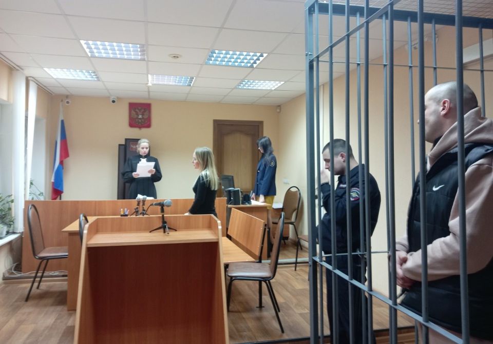 Житель Вологды отправится в колонию строгого режима за кражу 36 смартфонов в Иванове