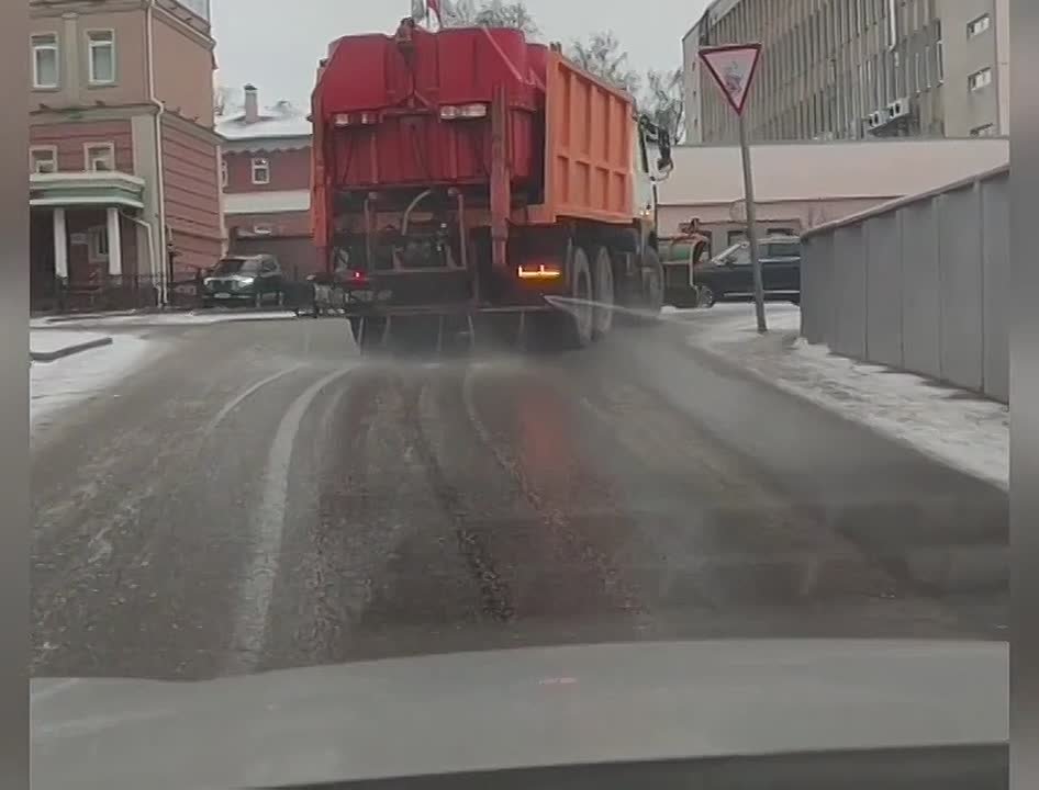 Спецтехника вышла на дороги Иванова