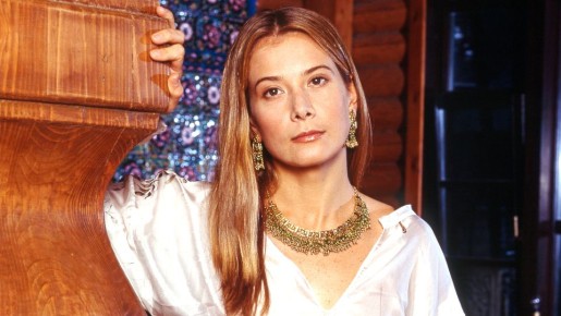 Разнообразие вкусов: как приготовить простой салат с клубникой, рассказала Юлия Высоцкая