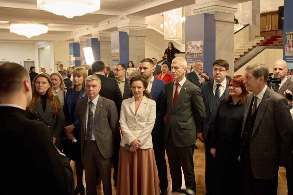 Сегодня в Государственной Думе состоялось торжественное открытие выставки «Здоровое Отечество» – вместе создаем здоровое будущее России!» Сегодня в Государственной Думе состоялось торжественное открытие выставки «Здоровое Отечество» – вместе создаем здоровое будущее России!»