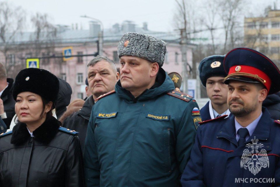 Ежегодно в России 3 декабря отмечается День Неизвестного солдата Ежегодно в России 3 декабря отмечается День Неизвестного солдата