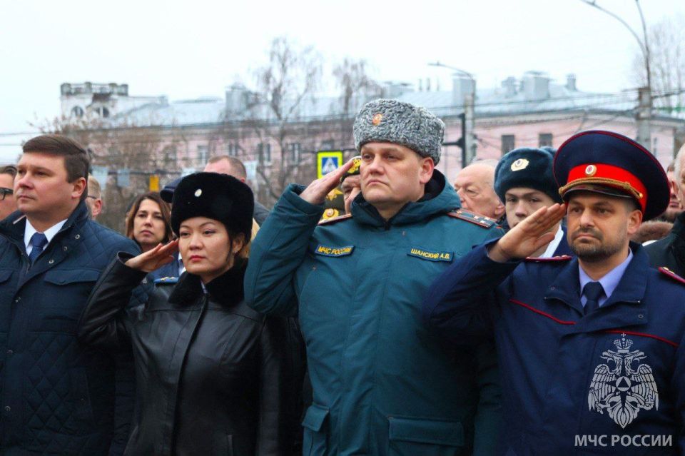 Ежегодно в России 3 декабря отмечается День Неизвестного солдата Ежегодно в России 3 декабря отмечается День Неизвестного солдата