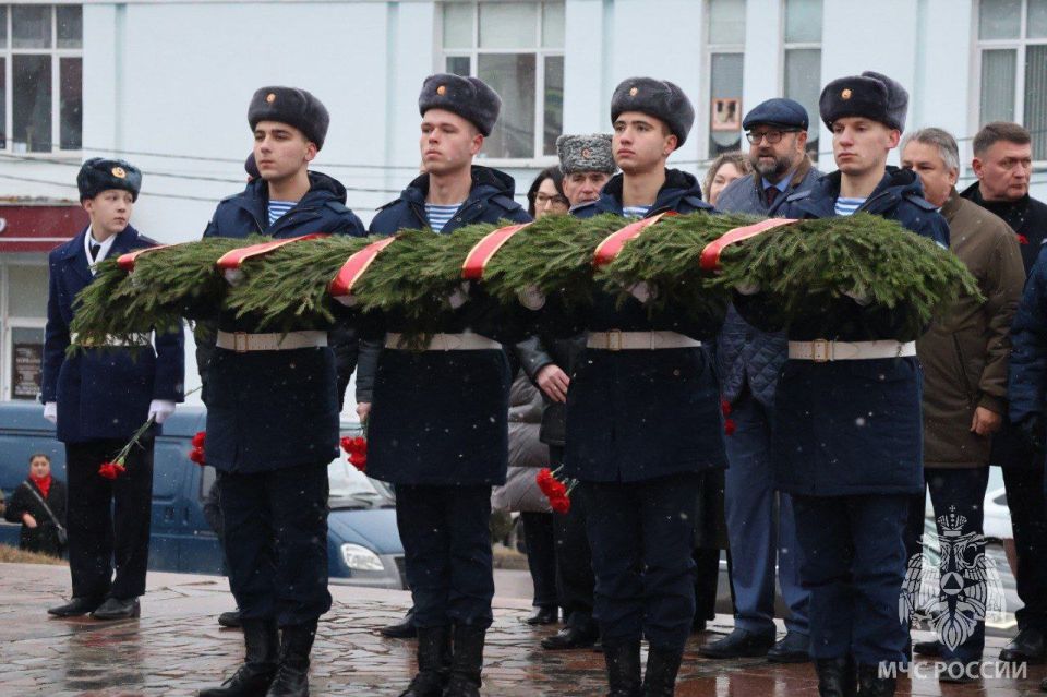 Ежегодно в России 3 декабря отмечается День Неизвестного солдата Ежегодно в России 3 декабря отмечается День Неизвестного солдата