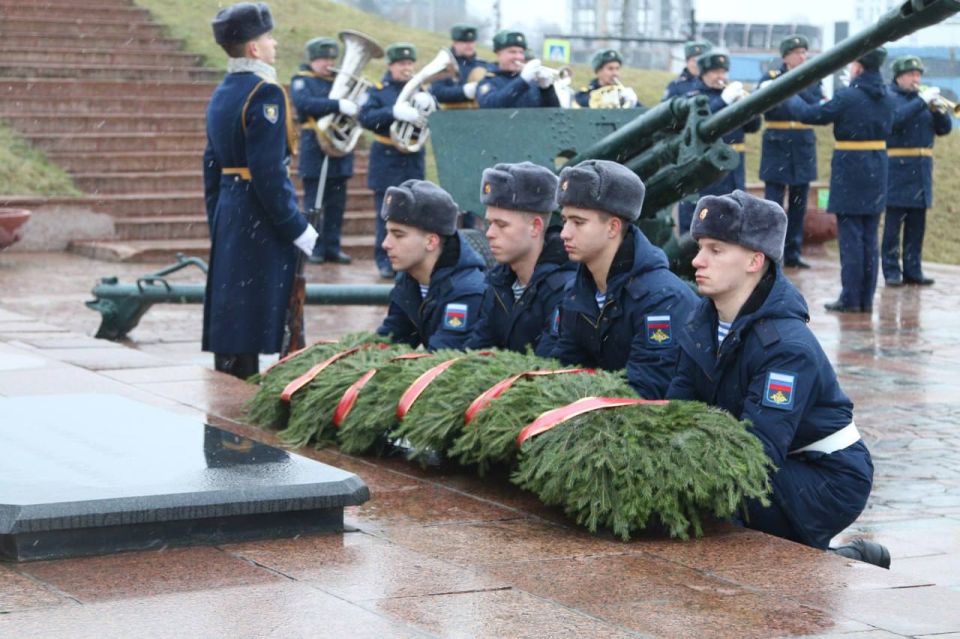 С 2014 года ежегодно 3 декабря отмечается Памятная дата России – День Неизвестного Солдата