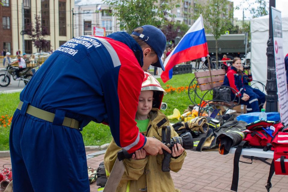 5 декабря отмечается День добровольца (волонтера) 5 декабря отмечается День добровольца (волонтера)