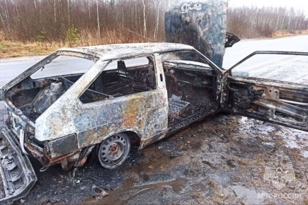 Легковушка в Ивановской области могла сгорела из-за неисправной проводки