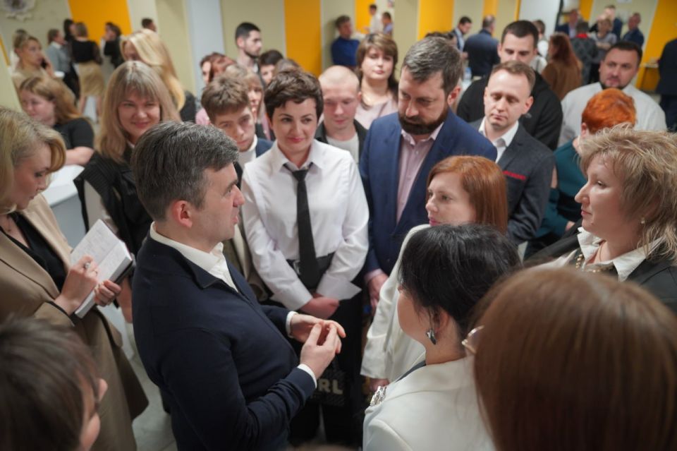 ��������� �������������: ���� ��������� ���������� ������� � ������ ������������ �����������, � ������ ��� ��� �����������