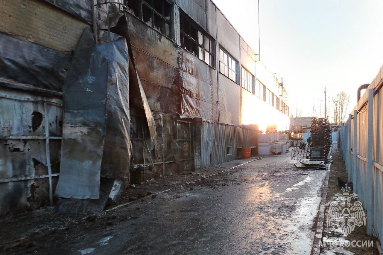 За минувшие сутки пожарно- спасательные подразделения: За минувшие сутки пожарно- спасательные подразделения: