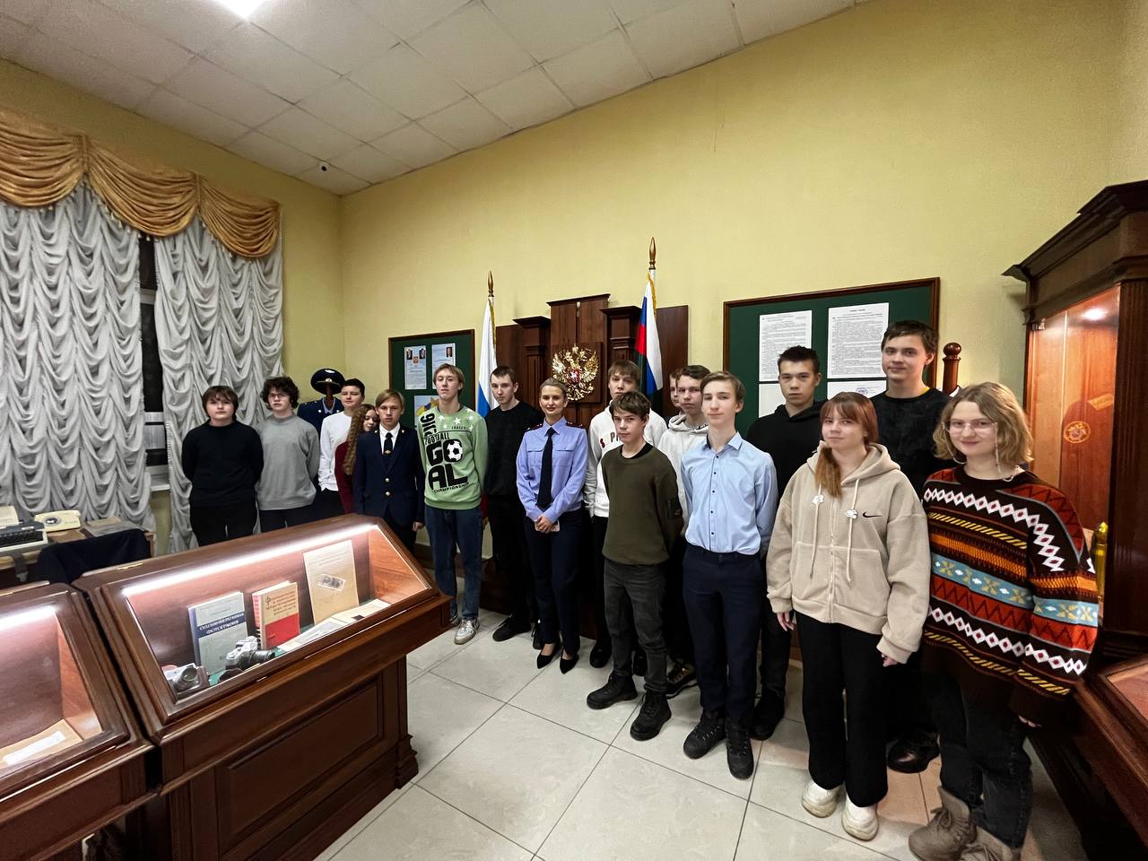 Школьники побывали на занятии в следственном управлении СК России по Ивановской области Школьники побывали на занятии в следственном управлении СК России по Ивановской области