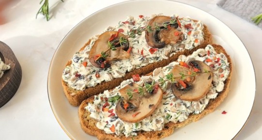 ПП брускетта с грибами, сливочным сыром и тимьяном