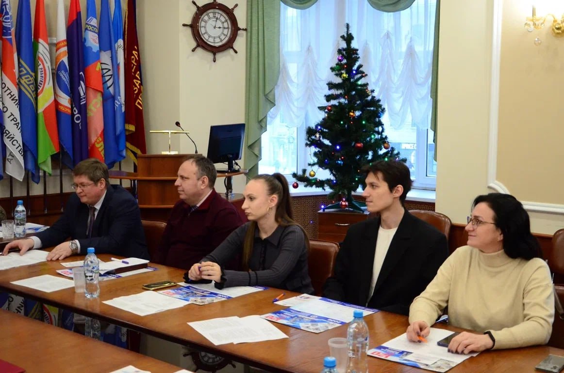 В рамках реализации гранта, предоставленного Департаментом внутренней политики Ивановской области, проведён круглый стол по вопросу формирования корпуса добровольцев для работы в дни голосования на выборах депутатов... В рамках реализации гранта, предоставленного Департаментом внутренней политики Ивановской области, проведён круглый стол по вопросу формирования корпуса добровольцев для работы в дни голосования на выборах депутатов...