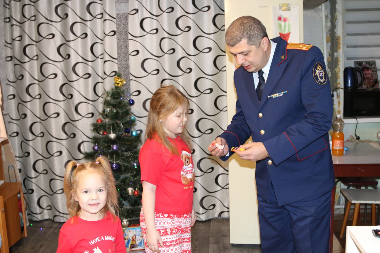 Руководитель следственного управления принял участие во Всероссийской акции «Елка желаний» Руководитель следственного управления принял участие во Всероссийской акции «Елка желаний»