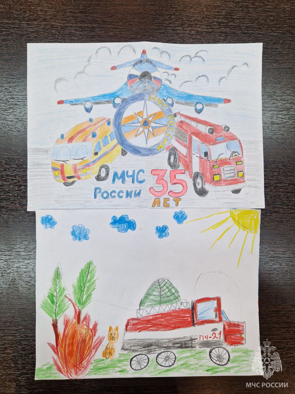 В Главном управлении МЧС России по Ивановской области завершился конкурс «Новогодняя открытка», который был проведён с целью популяризации профессии пожарных и спасателей среди детей и молодежи В Главном управлении МЧС России по Ивановской области завершился конкурс «Новогодняя открытка», который был проведён с целью популяризации профессии пожарных и спасателей среди детей и молодежи