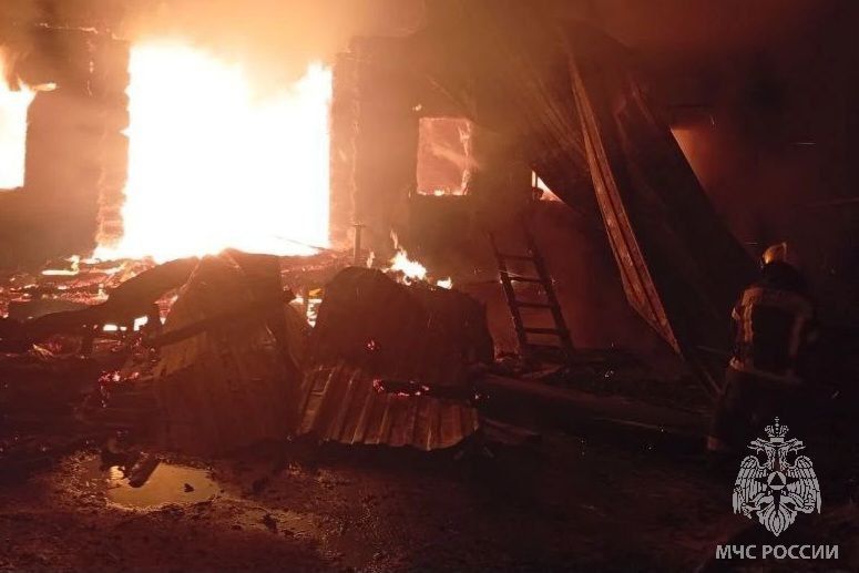 Два человека погибли при пожаре в Ивановской области