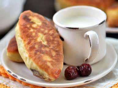 Сочные пирожки с вишней: идеальный рецепт для любителей начинки