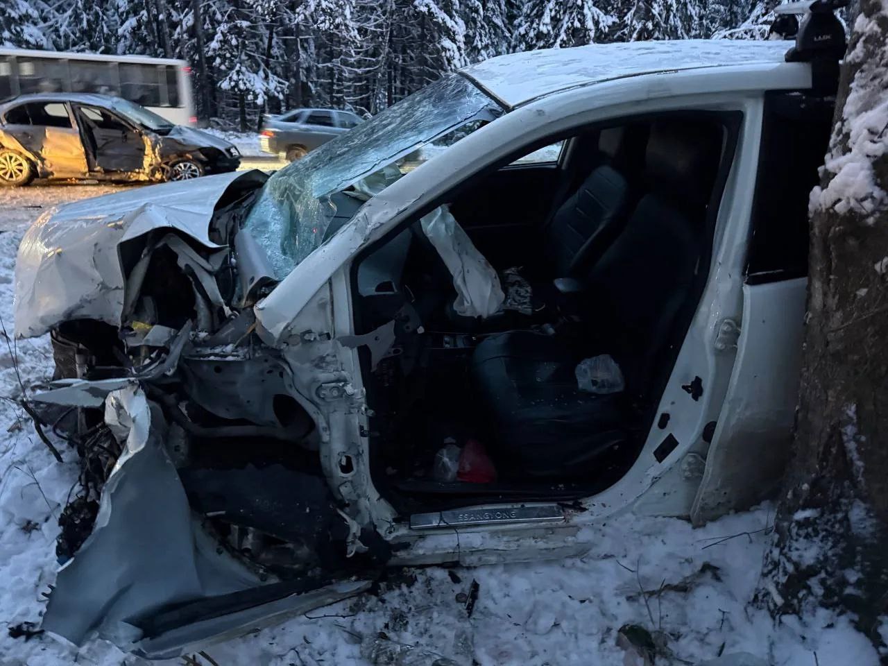 3 января в 13-45 на 254.950 км автодороги Р-132 "Золотое кольцо" водитель 1954 г. Р., управляя автомобилем Шкода Октавия, не справившись с управлением, совершил выезд на полосу встречного движения, где совершил столкновение... 3 января в 13-45 на 254.950 км автодороги Р-132 "Золотое кольцо" водитель 1954 г. Р., управляя автомобилем Шкода Октавия, не справившись с управлением, совершил выезд на полосу встречного движения, где совершил столкновение...