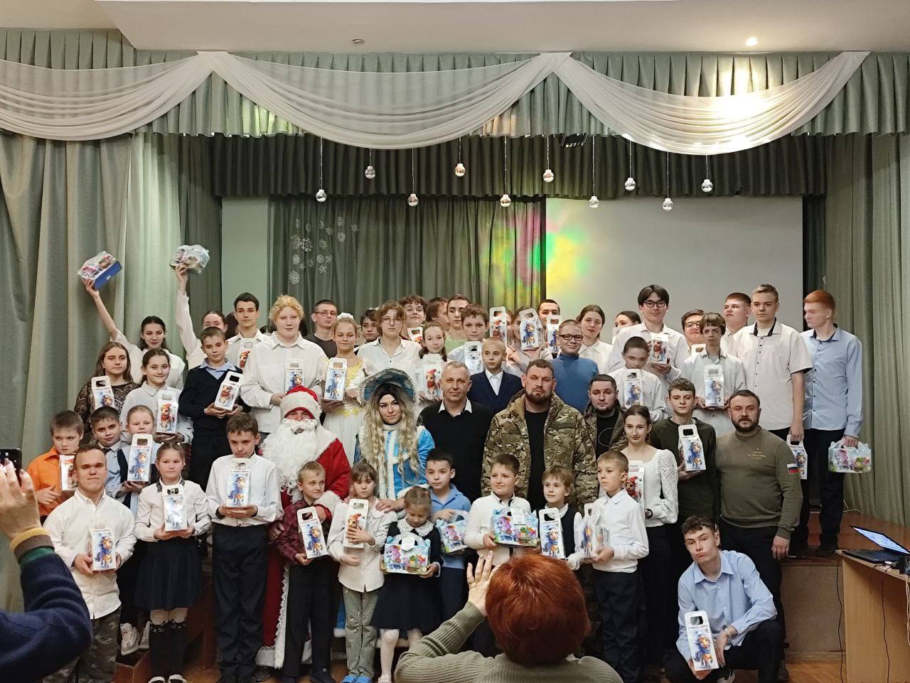 Жители Ивановской области поздравили детей ЛНР с Новым годом и Рождеством