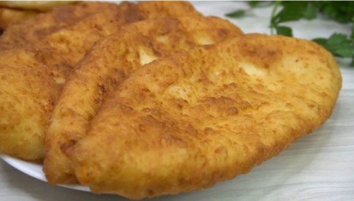 пирожки "лапти": идеальное тесто для быстрых угощений