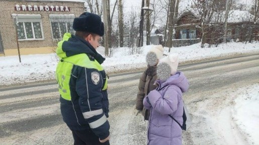 В Иванове сотрудники ГАИ проверяли соблюдения ПДД у детей