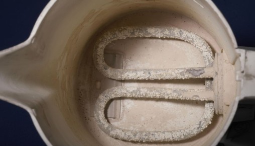 Накипь в чайнике: как избавиться от проблемы и сэкономить деньги