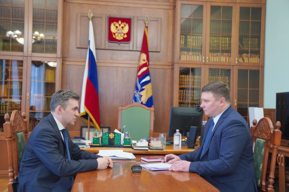 Станислав Воскресенский поручил Максиму Комиссарову ежедневно публиковать для жителей план-график предстоящих работ по расчистке от снега улиц облцентра