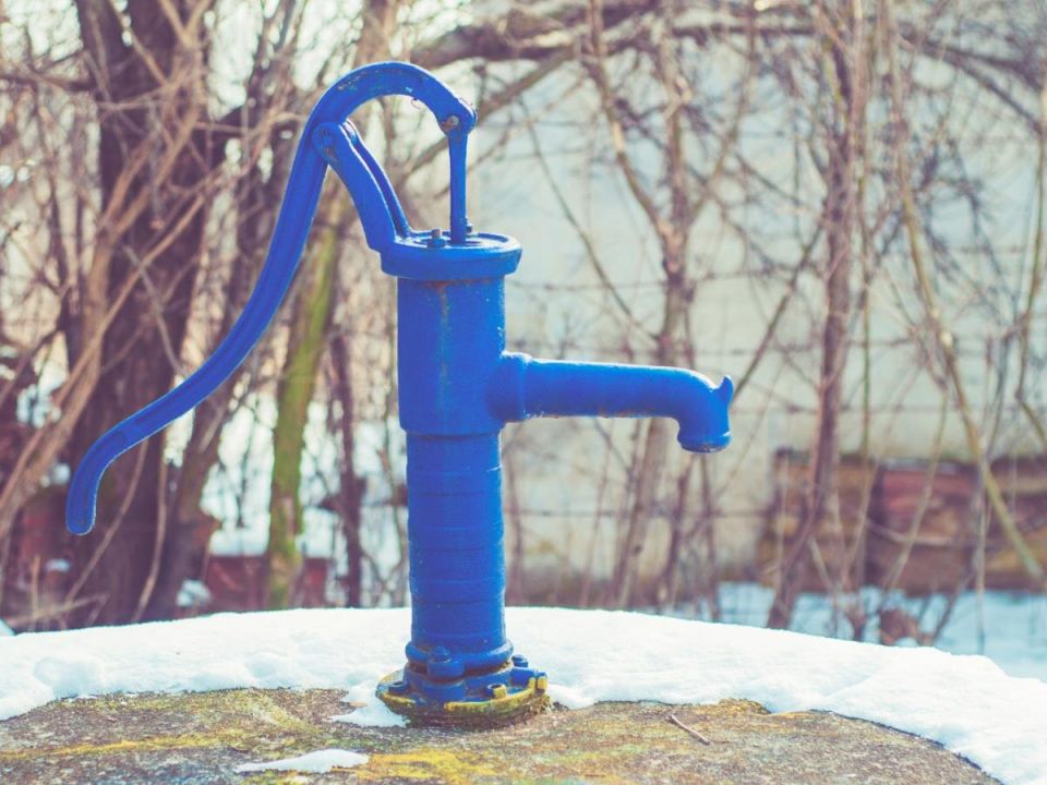 Как правильно подготовить водоснабжение дачи к зиме