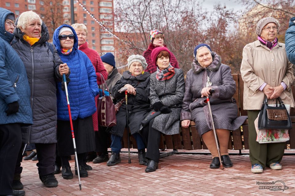 Пенсионеры старше 80 лет: что нужно знать о повышенной страховой пенсии