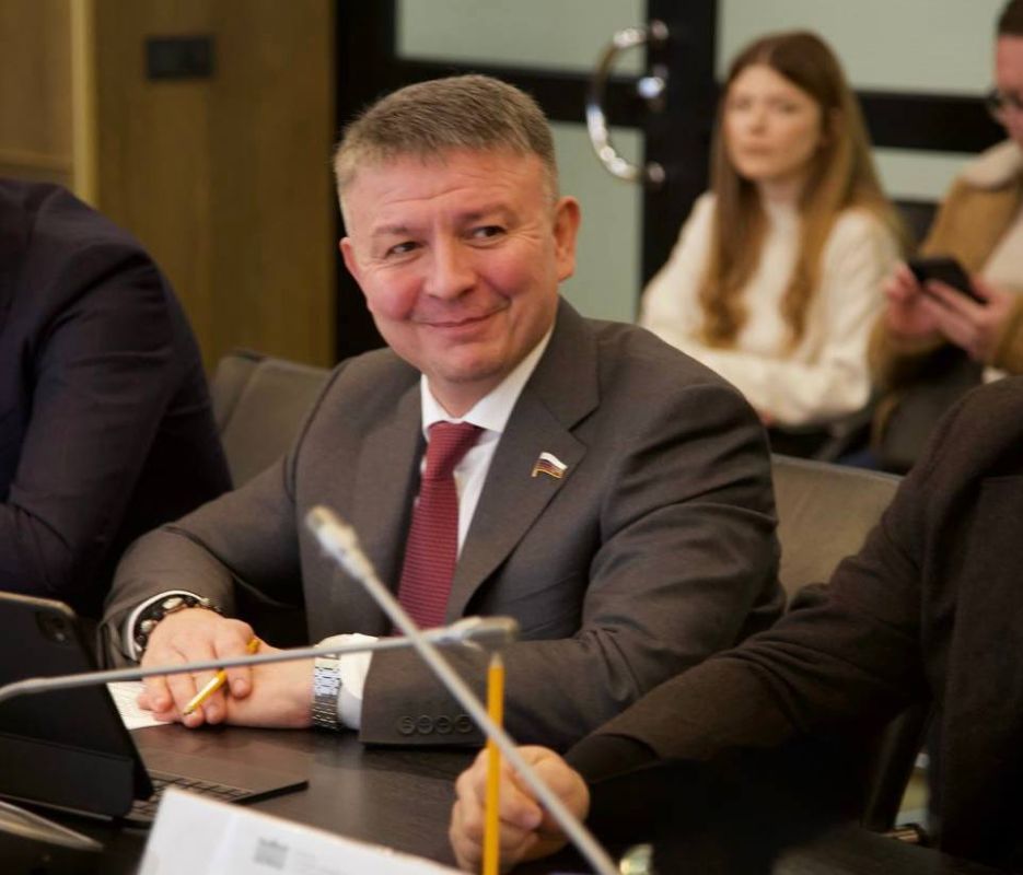 Поздравляем с Днём Рождения заместителя председателя Комитета Государственной Думы по физической культуре и спорту Амира Хамитова!