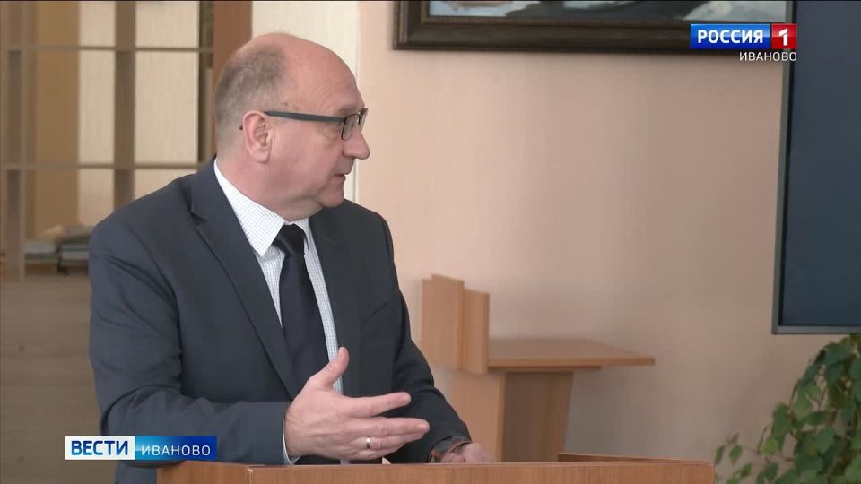 Политик и революционер - глазами художников