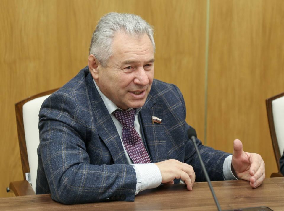 В рамках региональной недели член Комитета Государственной Думы по физической культуре и спорту Рустам Калимуллин посетил Республику Татарстан