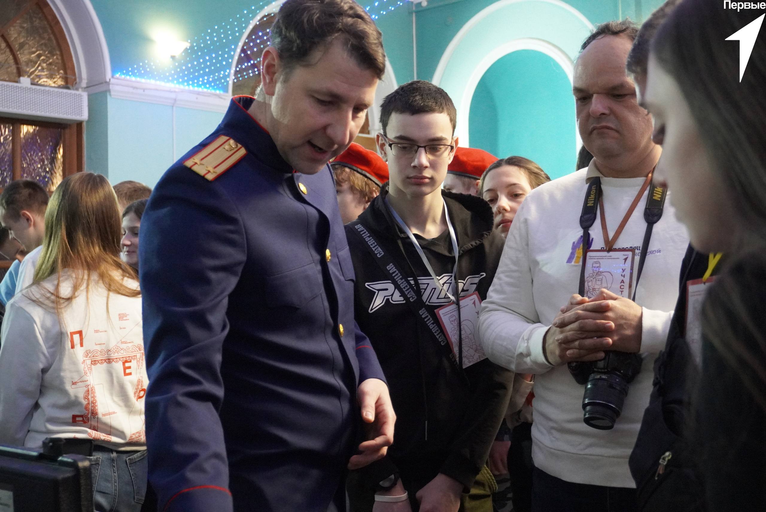 Офицеры СК России стали участниками диалога поколений на региональном патриотическом слете «Связь времен и поколений» Офицеры СК России стали участниками диалога поколений на региональном патриотическом слете «Связь времен и поколений»