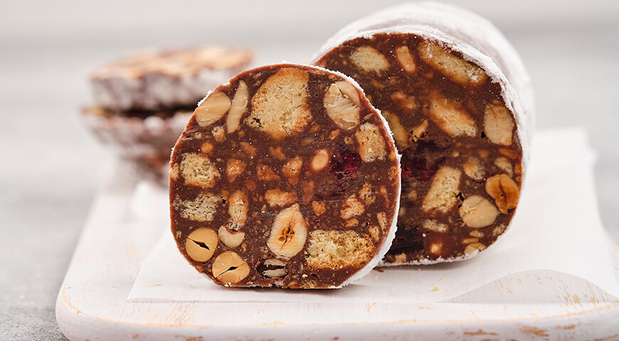 Ищем и находим различия между итальянской шоколадной салями и нашей шоколадной колбаской