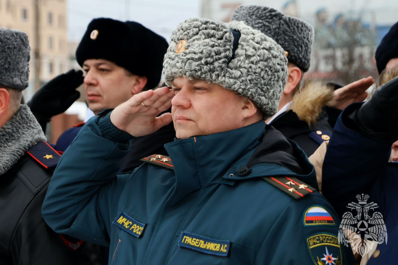 В День защитника Отечества, 23 февраля, в Иванове состоялась торжественная церемония возложения цветов к мемориалу Героям фронта и тыла В День защитника Отечества, 23 февраля, в Иванове состоялась торжественная церемония возложения цветов к мемориалу Героям фронта и тыла