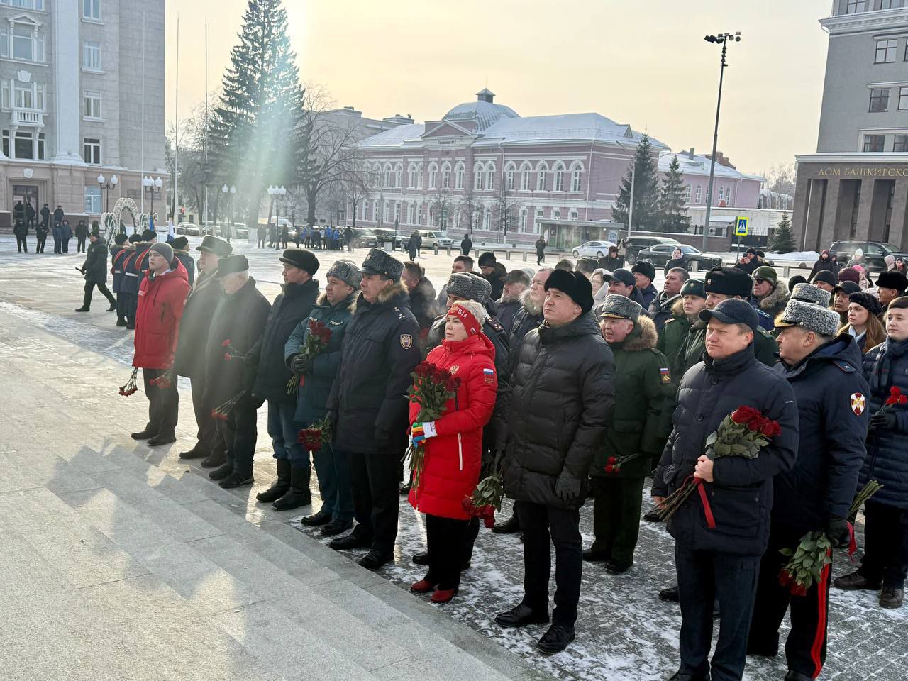 С Днем защитника Отечества! Помним и чтим героев С Днем защитника Отечества! Помним и чтим героев